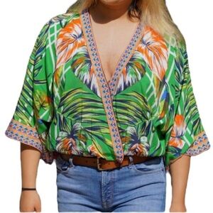 Flying Tomato Green tropical print top Sz L Women
